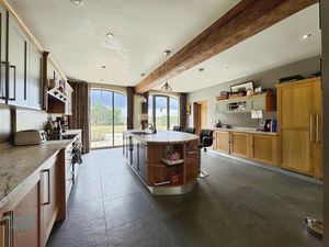 Photo 28- click for photo gallery